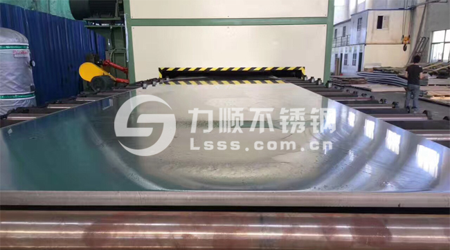 ����־����